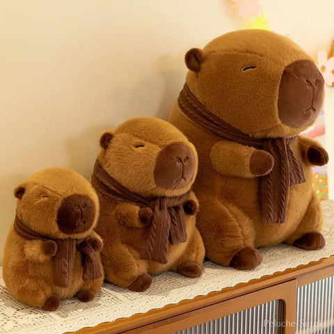 Peluche Capybara Frileux en écharpe